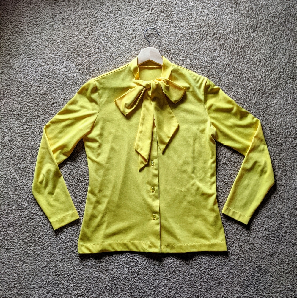 🎀 Vintage 🎀 Bow Collar Blouse